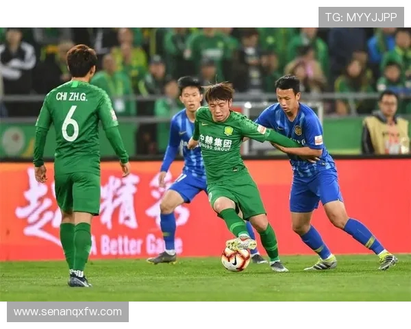 重庆与国安激战正酣精彩瞬间回顾与赛场氛围全景展示